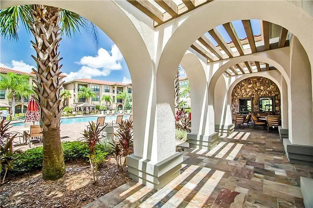 Disney Just 8 Miles Away, Washer, Dryer, Kitchen, Living Room, Two Pools, Fitness Room Davenport